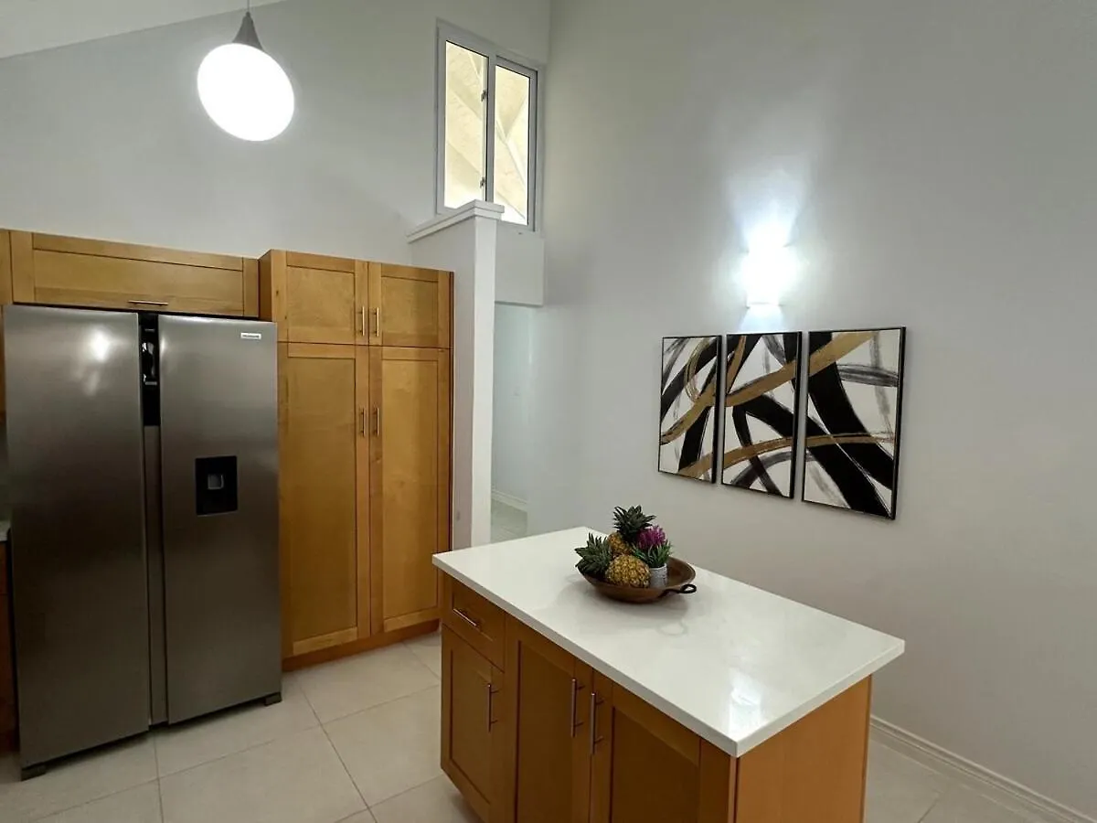 The Sunshine 3 Bedroom Villa With Pool & Gym Richmond